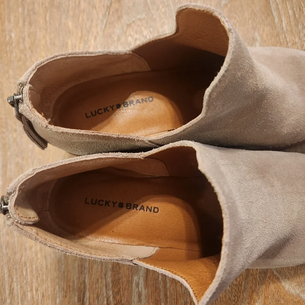 LUCKY‎ BRAND 
